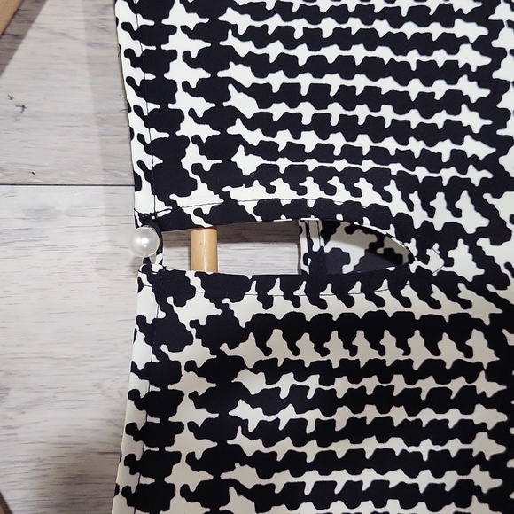 Talbots Womens 2XP Black White Houndstooth 3/4 Sleeve Keyhole Neck Blouse Flowy - Picture 4 of 6